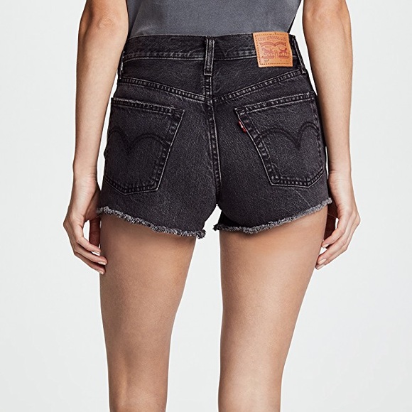 SALE!!  NWT Levi’s High Rise Shorts in Black Eye - Picture 4 of 4